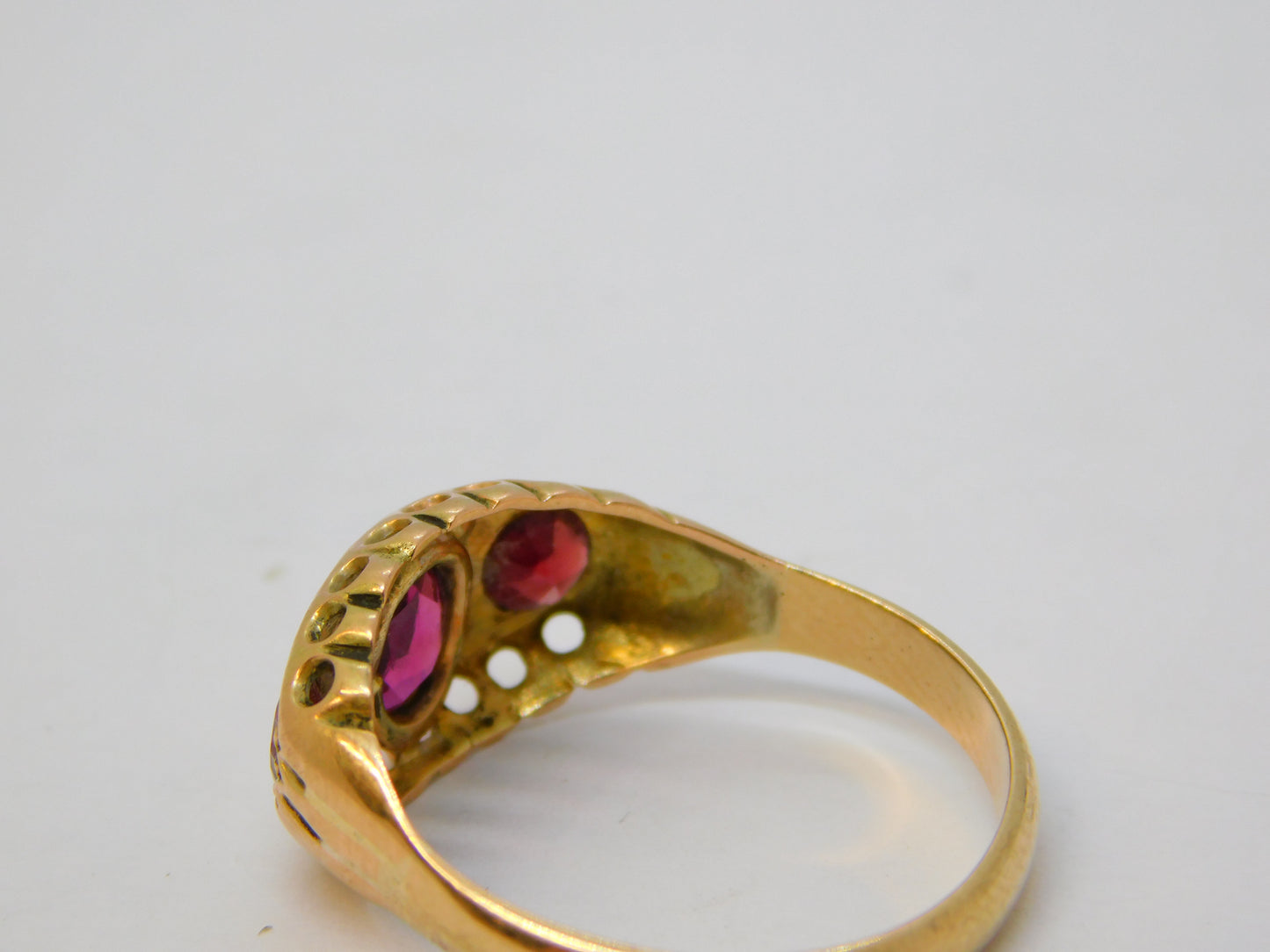 9ct Gold, Garnet & White Sapphire Boat Ring Vintage c1970