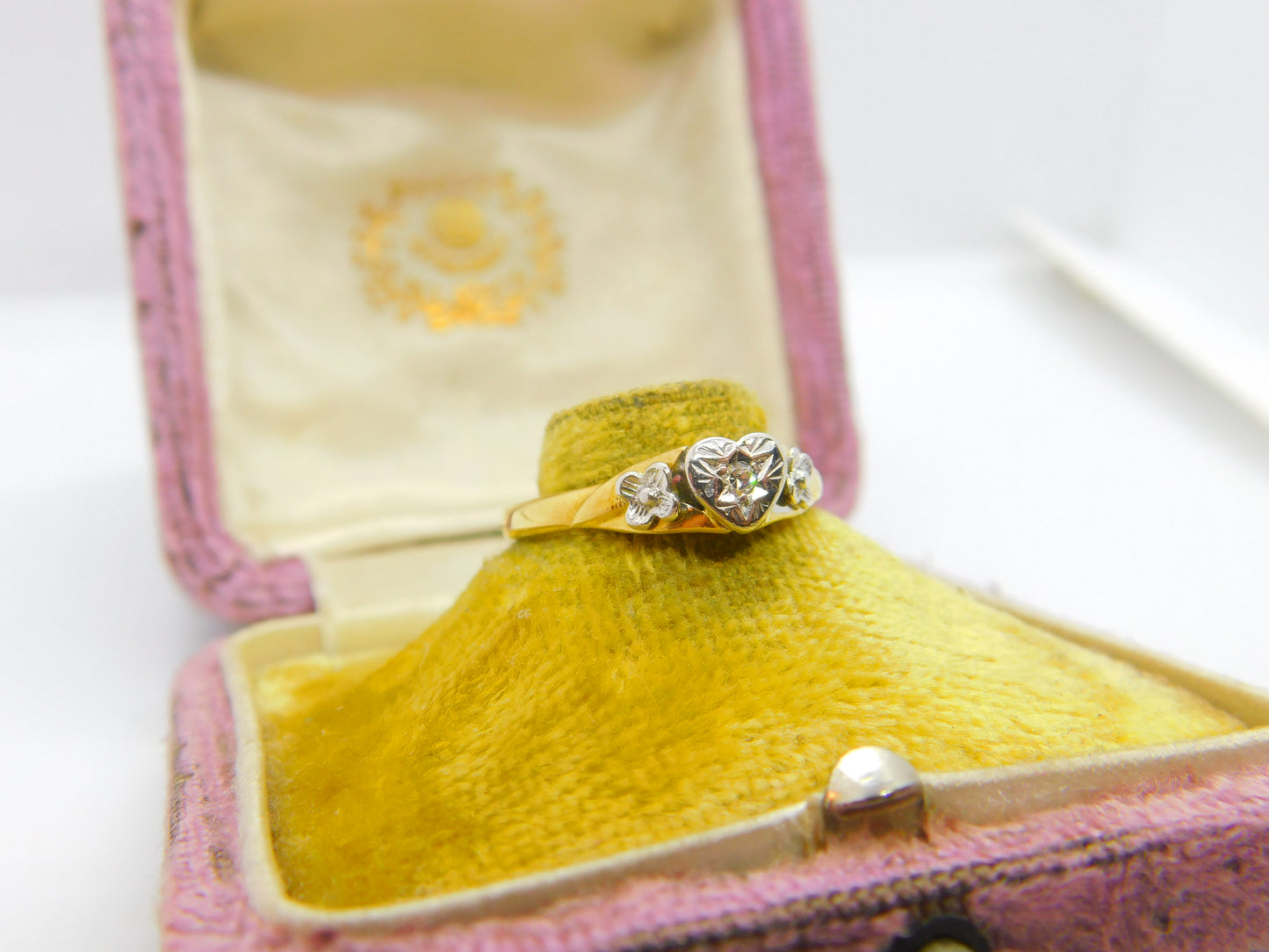 18ct Yellow Gold & Heart Set Diamond Sweetheart Ring 1971 Birmingham