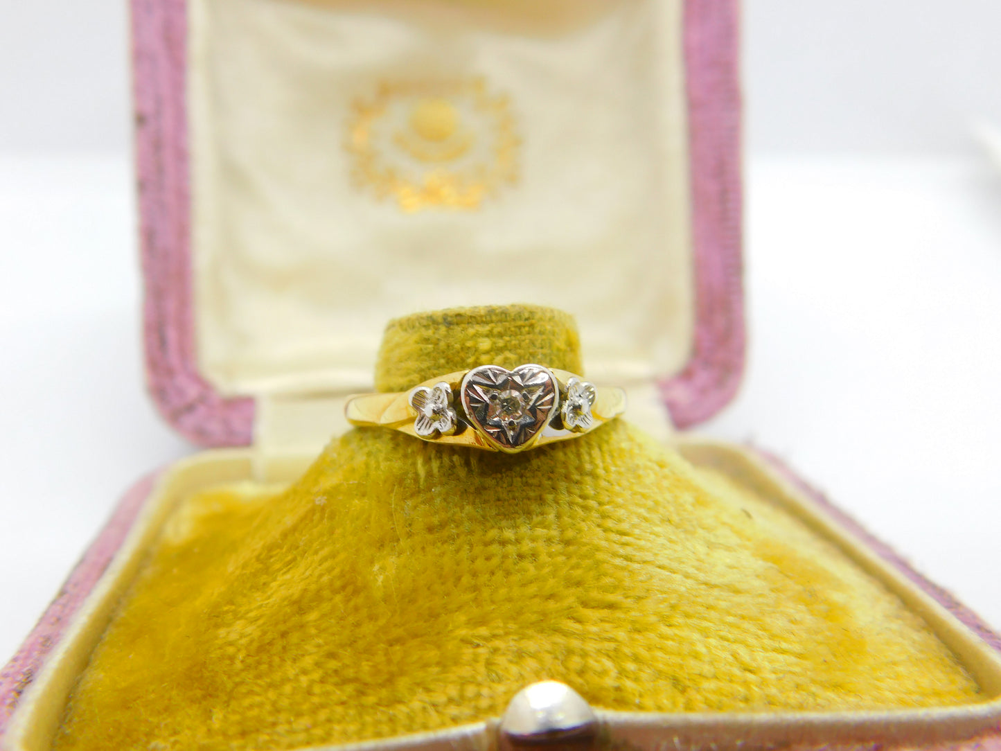 18ct Yellow Gold & Heart Set Diamond Sweetheart Ring 1971 Birmingham