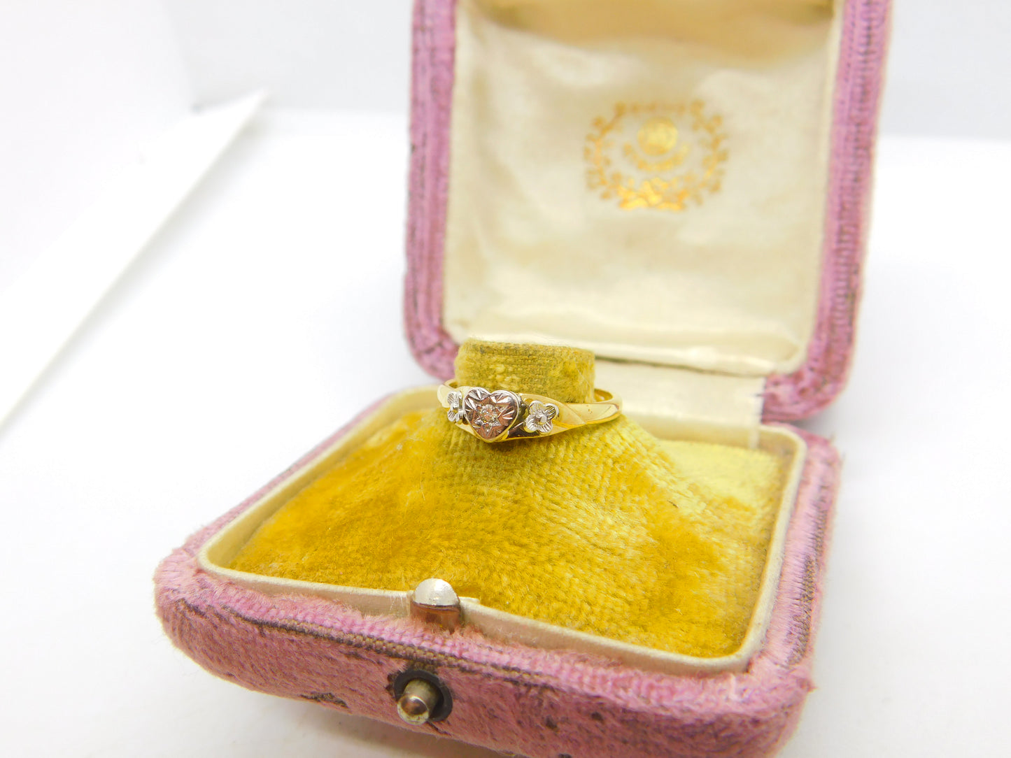 18ct Yellow Gold & Heart Set Diamond Sweetheart Ring 1971 Birmingham