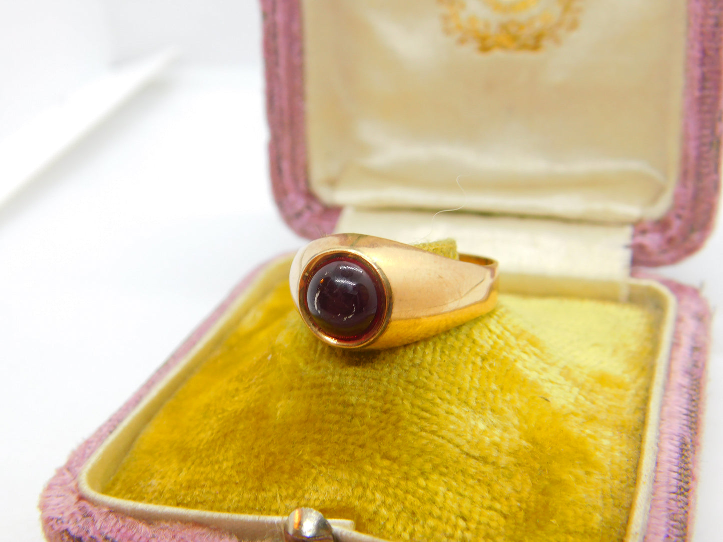 Victorian 9ct Rose Gold & Cabochon Cut Garnet Signet Ring c1880 Antique