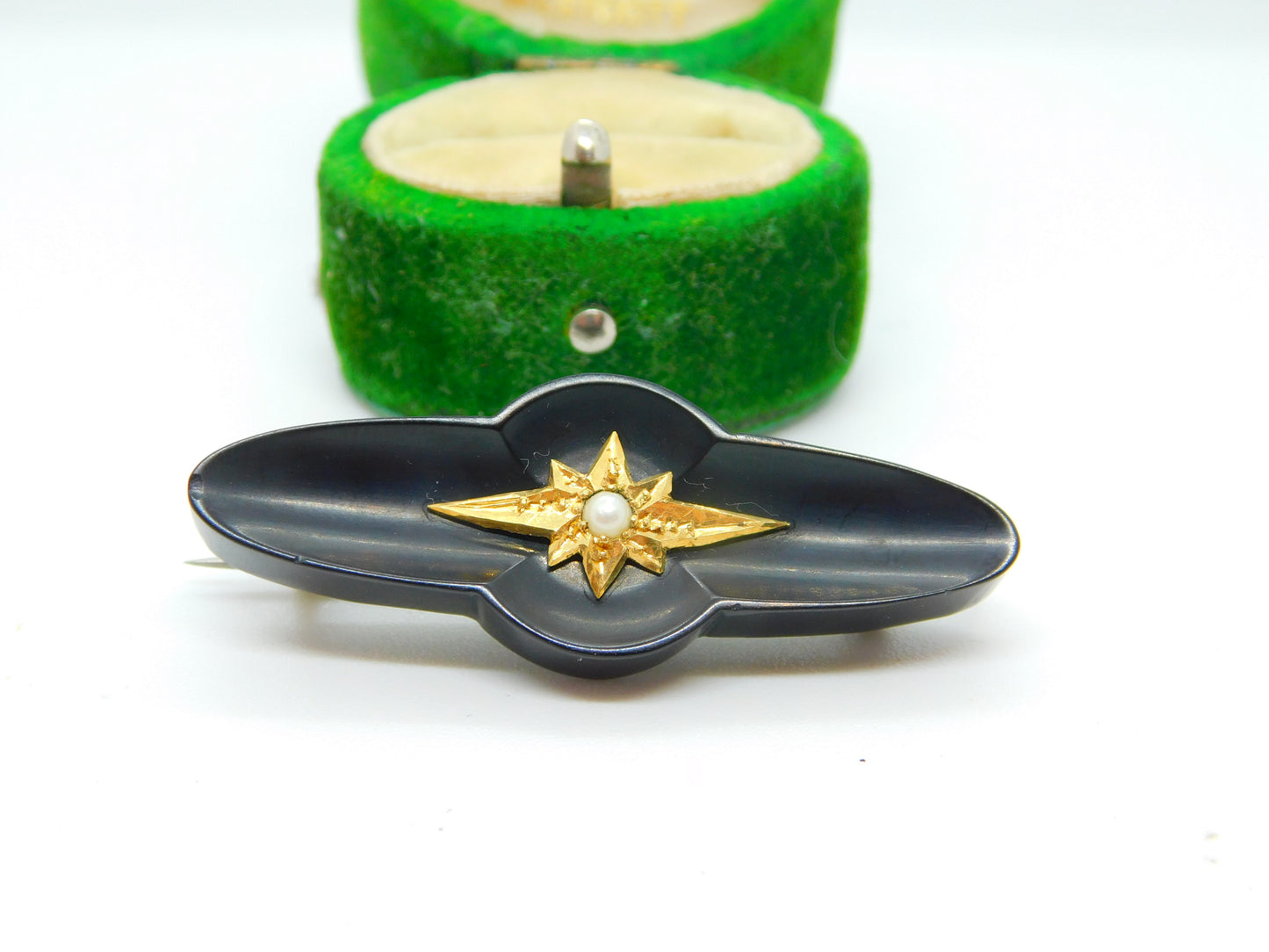 Victorian Whitby Jet, 9ct Gold & Seed Pearl Mourning Brooch Antique c1880