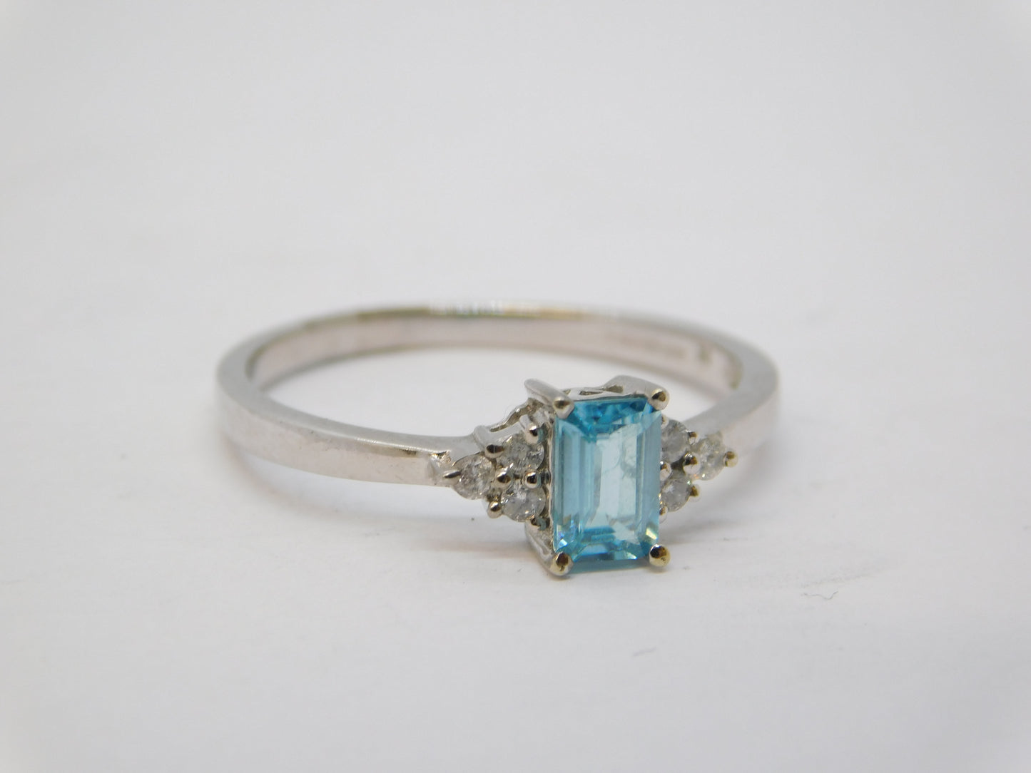9ct White Gold, Aquamarine & Diamond Engagement Ring Vintage c1990
