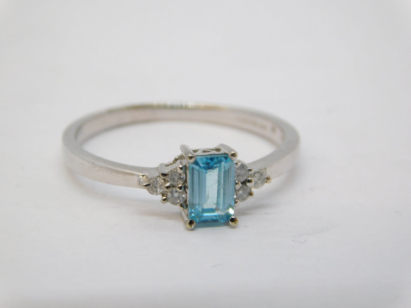 9ct White Gold, Aquamarine & Diamond Engagement Ring Vintage c1990