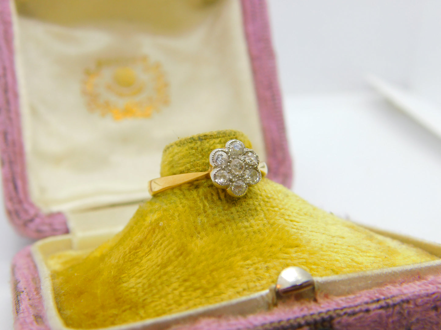 Victorian 18ct Yellow Gold & Diamond Set Daisy Flower Ring c1880 Antique