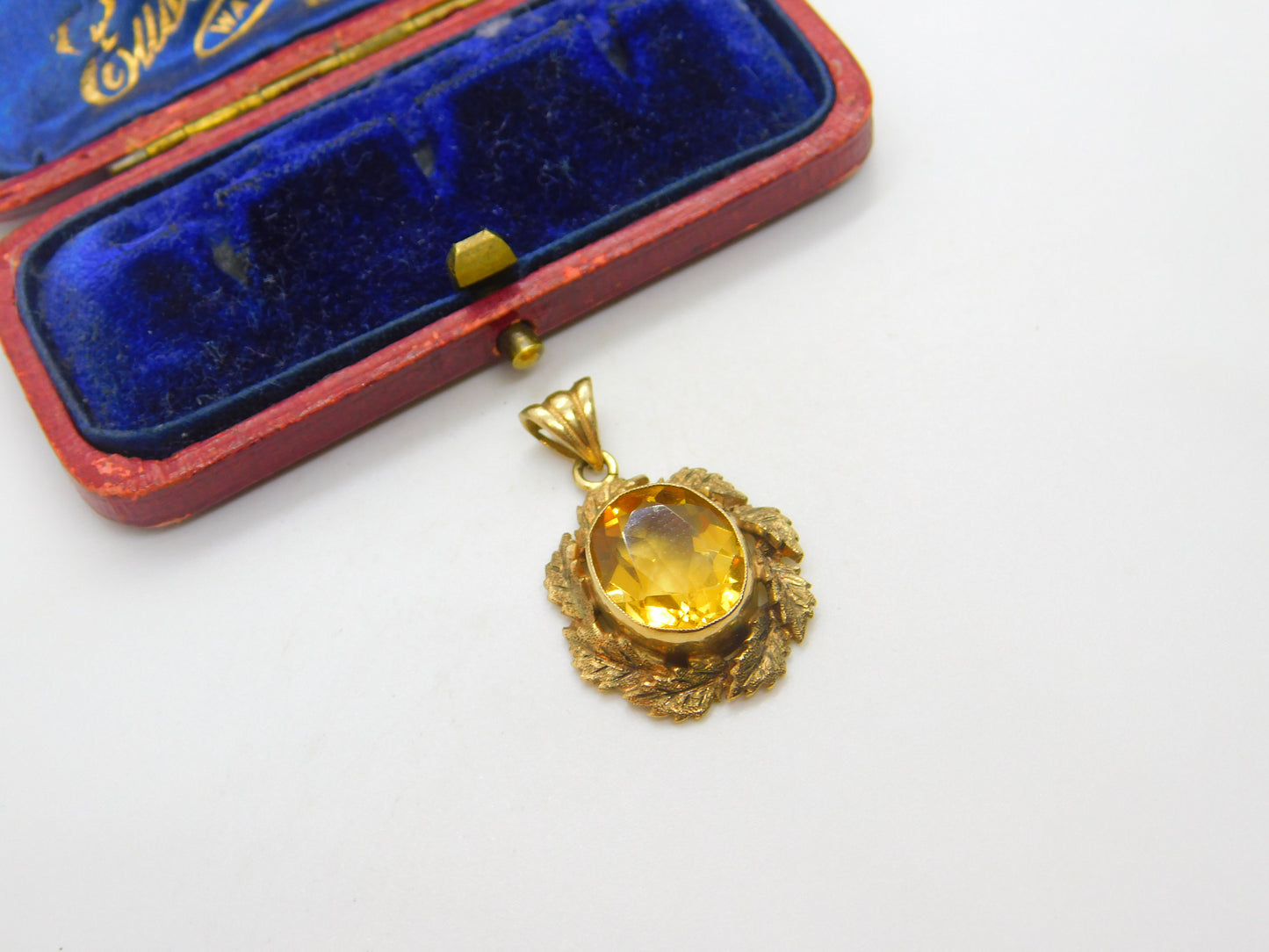 9ct Yellow Gold Wreath Pattern Citrine Drop Pendant Vintage 1972 Birmingham