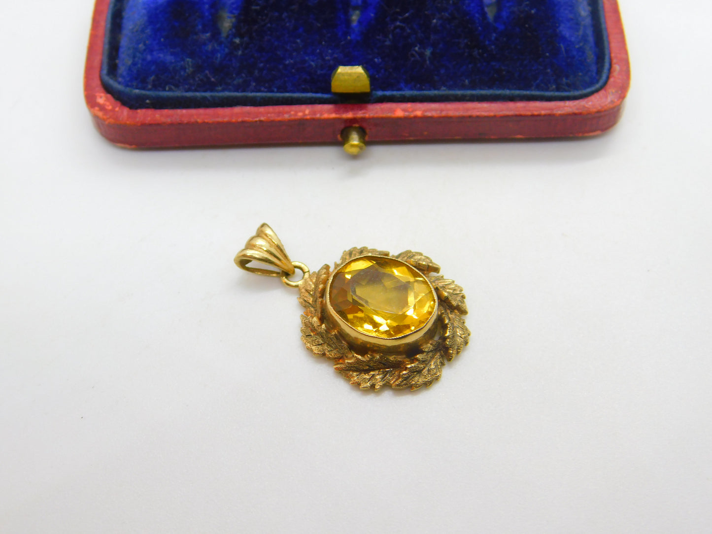 9ct Yellow Gold Wreath Pattern Citrine Drop Pendant Vintage 1972 Birmingham