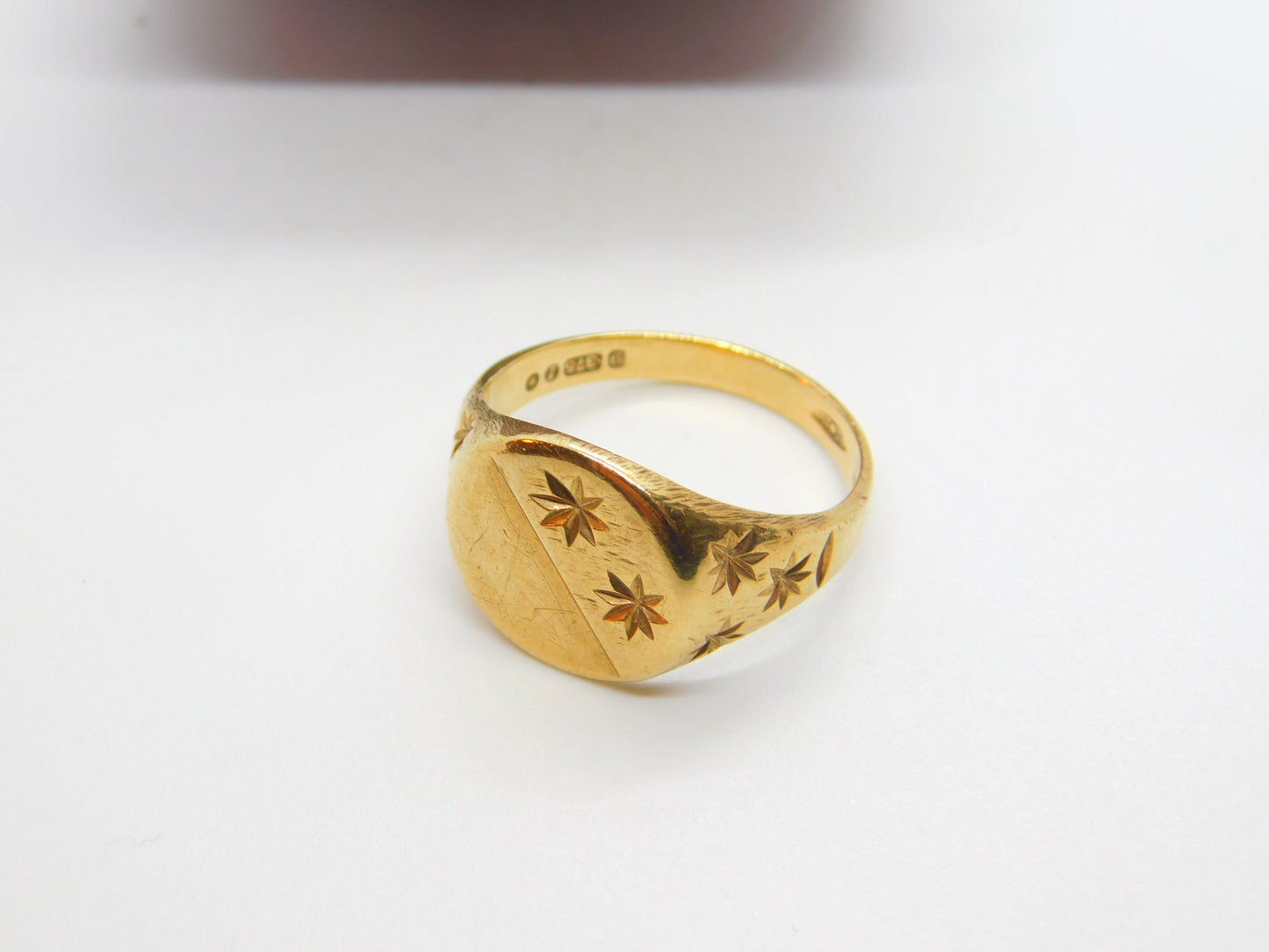 Large 9ct Yellow Gold Star Pattern Signet Ring Vintage 1966 London Size Z UK