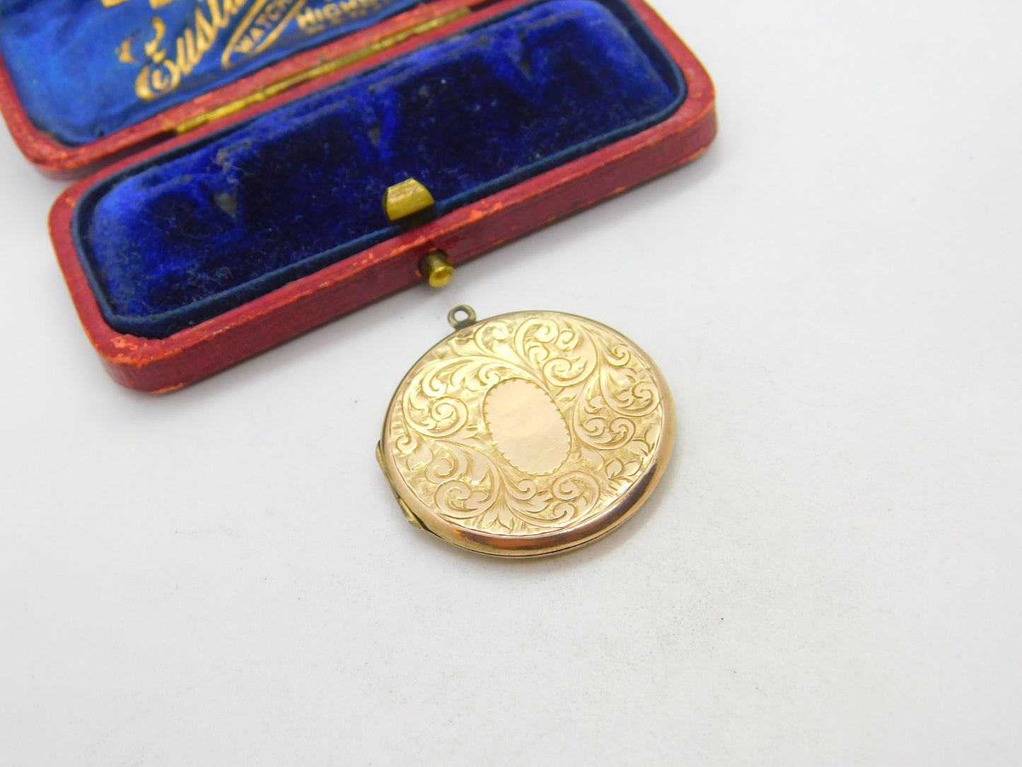 9ct Yellow Gold Back & Front Floral Pattern Double Locket Pendant Antique c1920