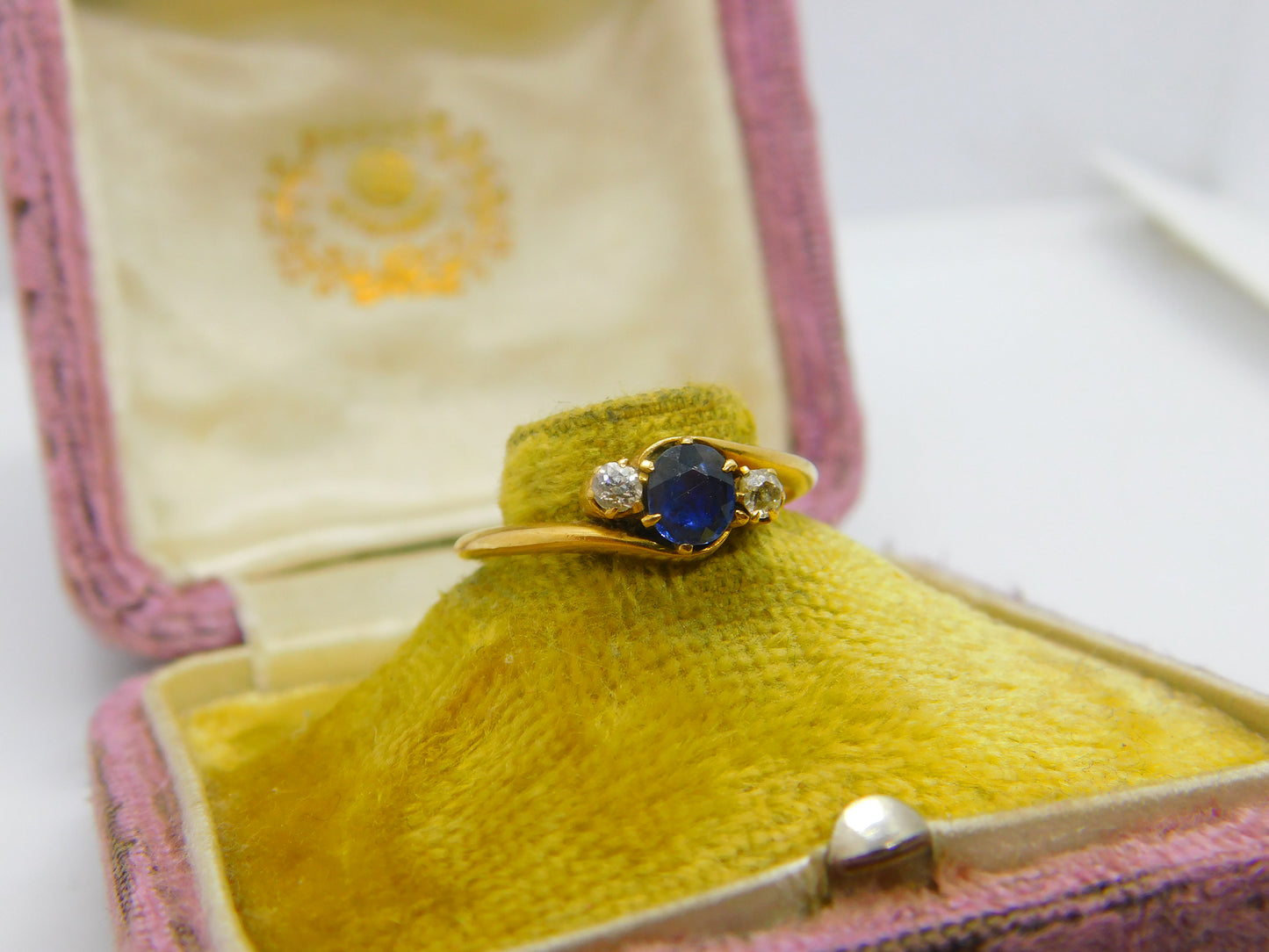 18ct Yellow Gold, Blue Sapphire & Diamond Set Crossover Ring Vintage c1960