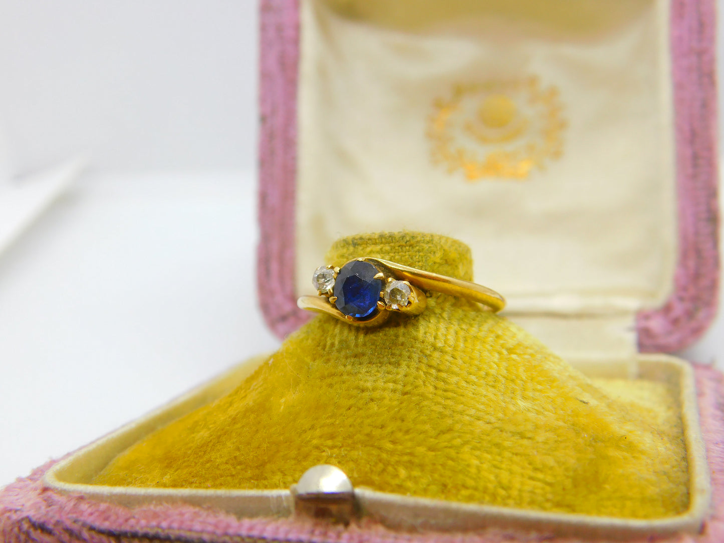 18ct Yellow Gold, Blue Sapphire & Diamond Set Crossover Ring Vintage c1960