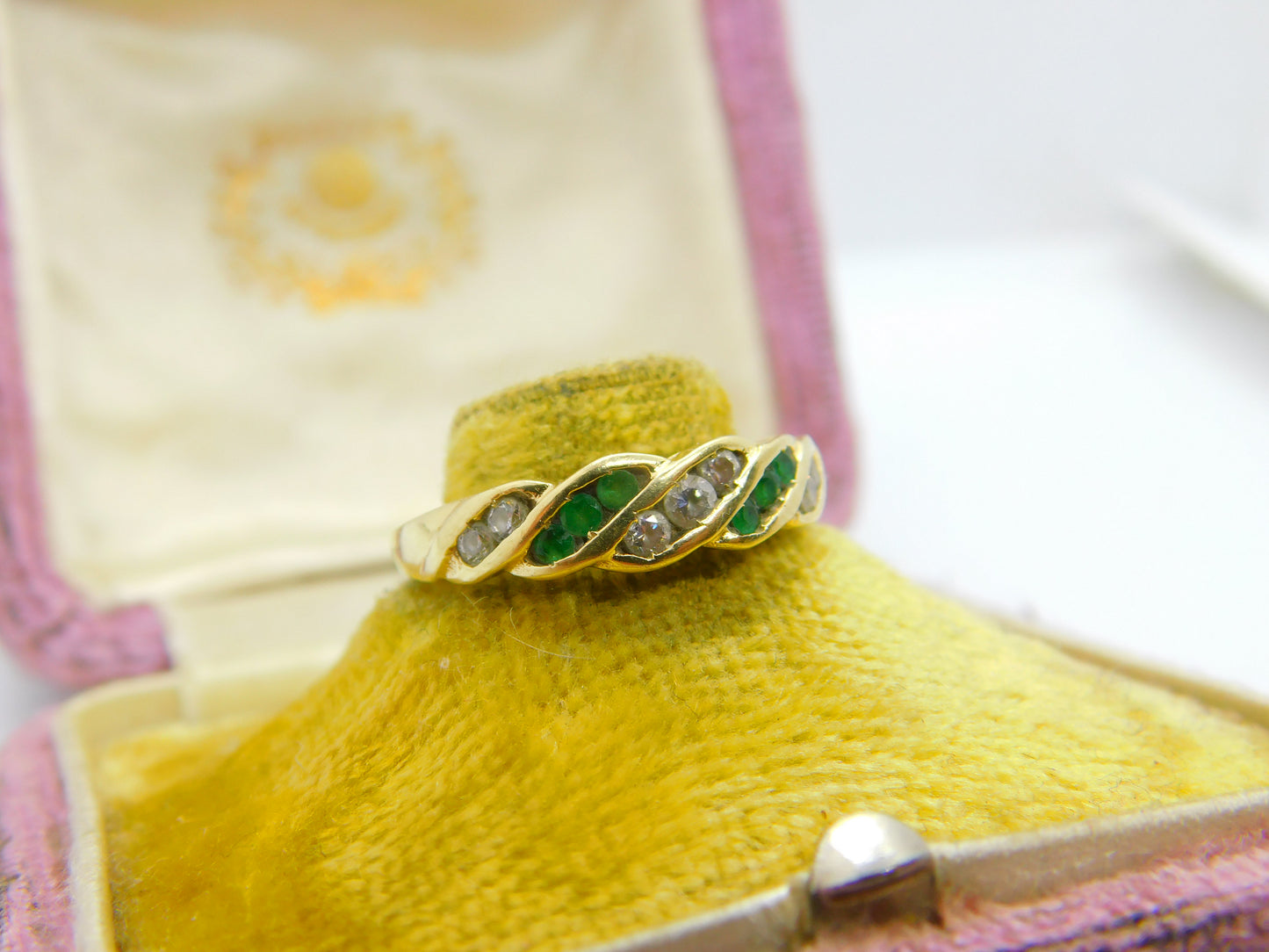 14ct Yellow Gold, Emerald & White Spinel Set Swirl Band Ring Vintage c1980