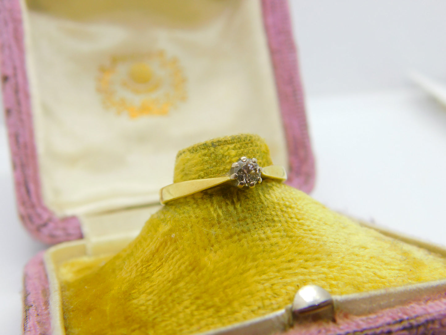 18ct Yellow Gold & 0.1ct Diamond Set Solitaire Ring Vintage c1970