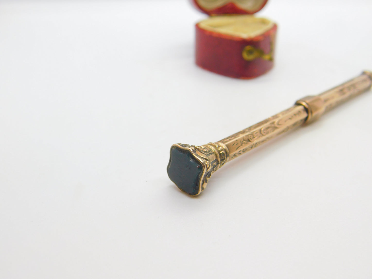 Victorian 9ct Yellow Gold Cased, Bloodstone Seal Top Propelling Pencil c1880