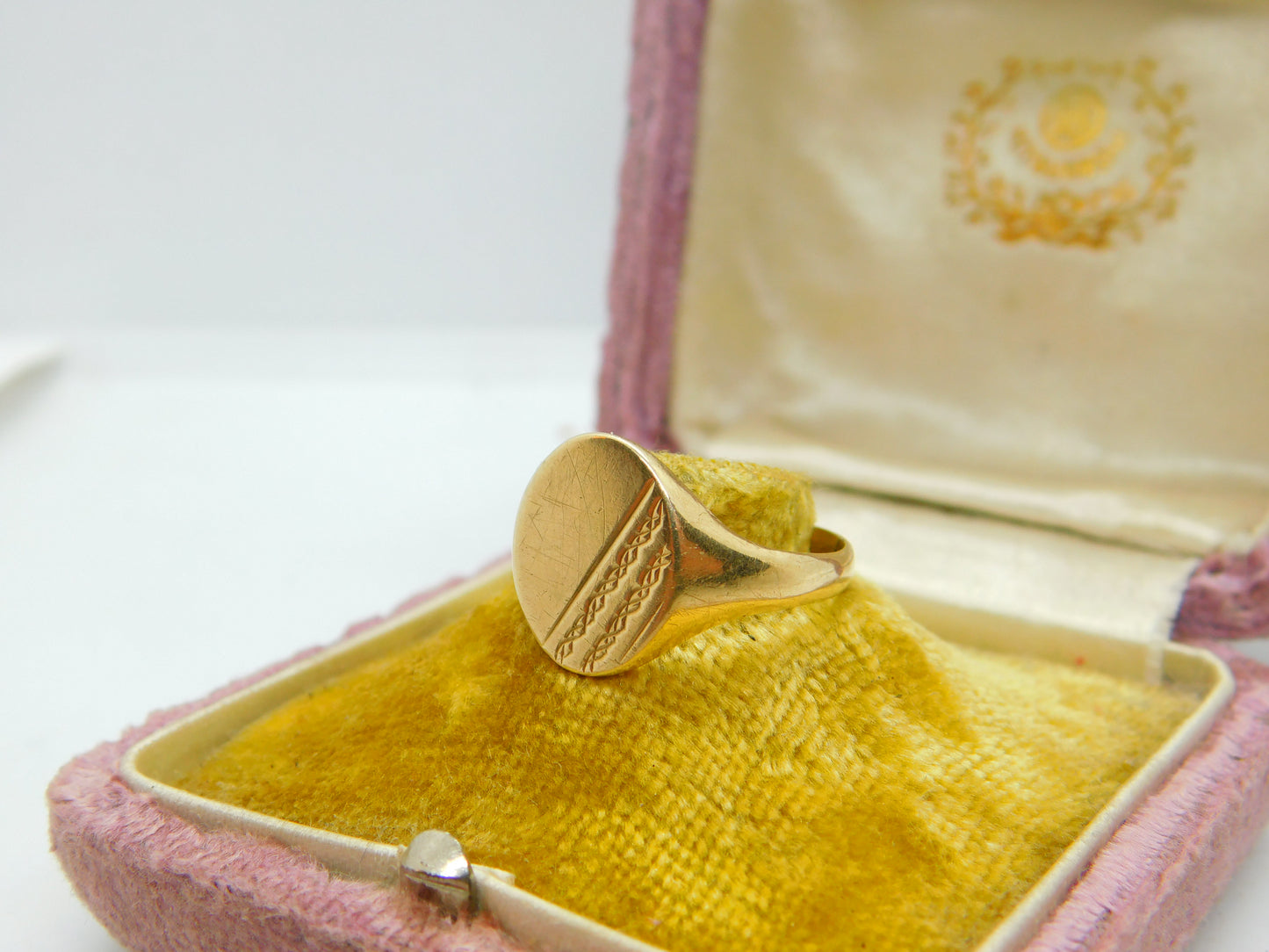 9ct Yellow Gold Essential Signet Ring Vintage 1978 Birmingham Size P UK