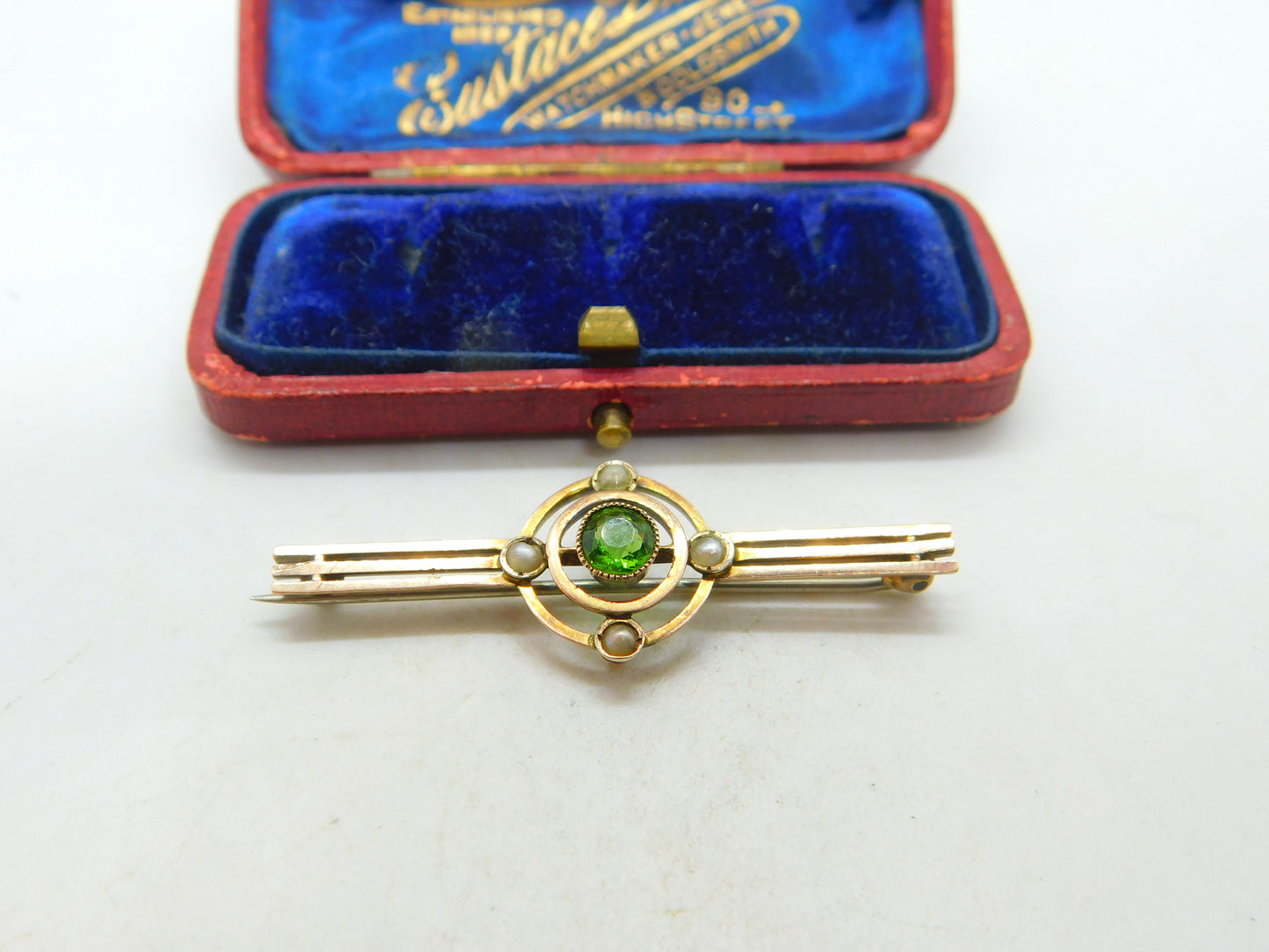 Edwardian 9ct Yellow Gold Peridot & Seed Pearl Sweetheart Brooch Antique c1910