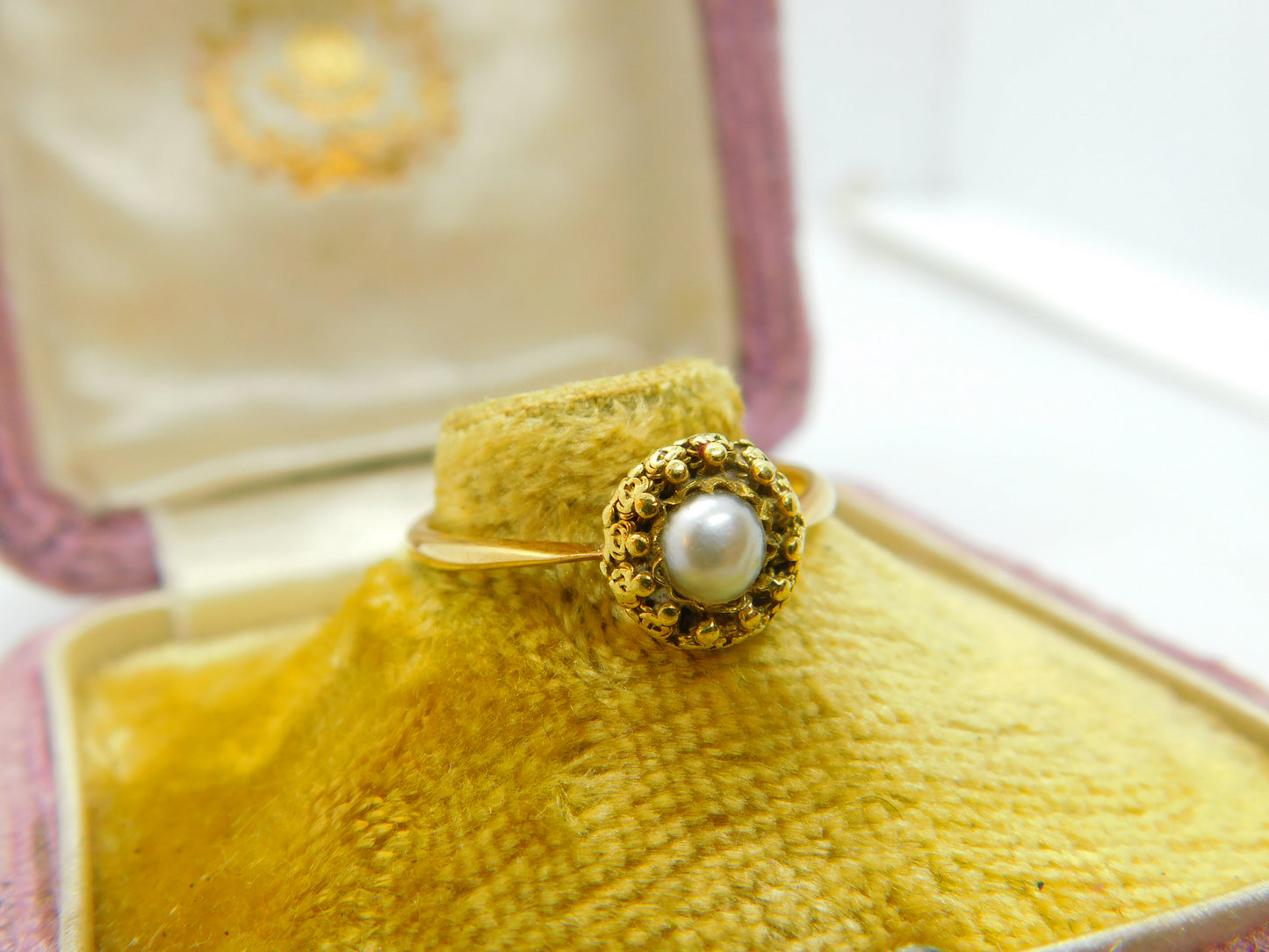 18ct Yellow Gold & Pearl Set Band Ring Antique c1930 Art Deco Size O UK