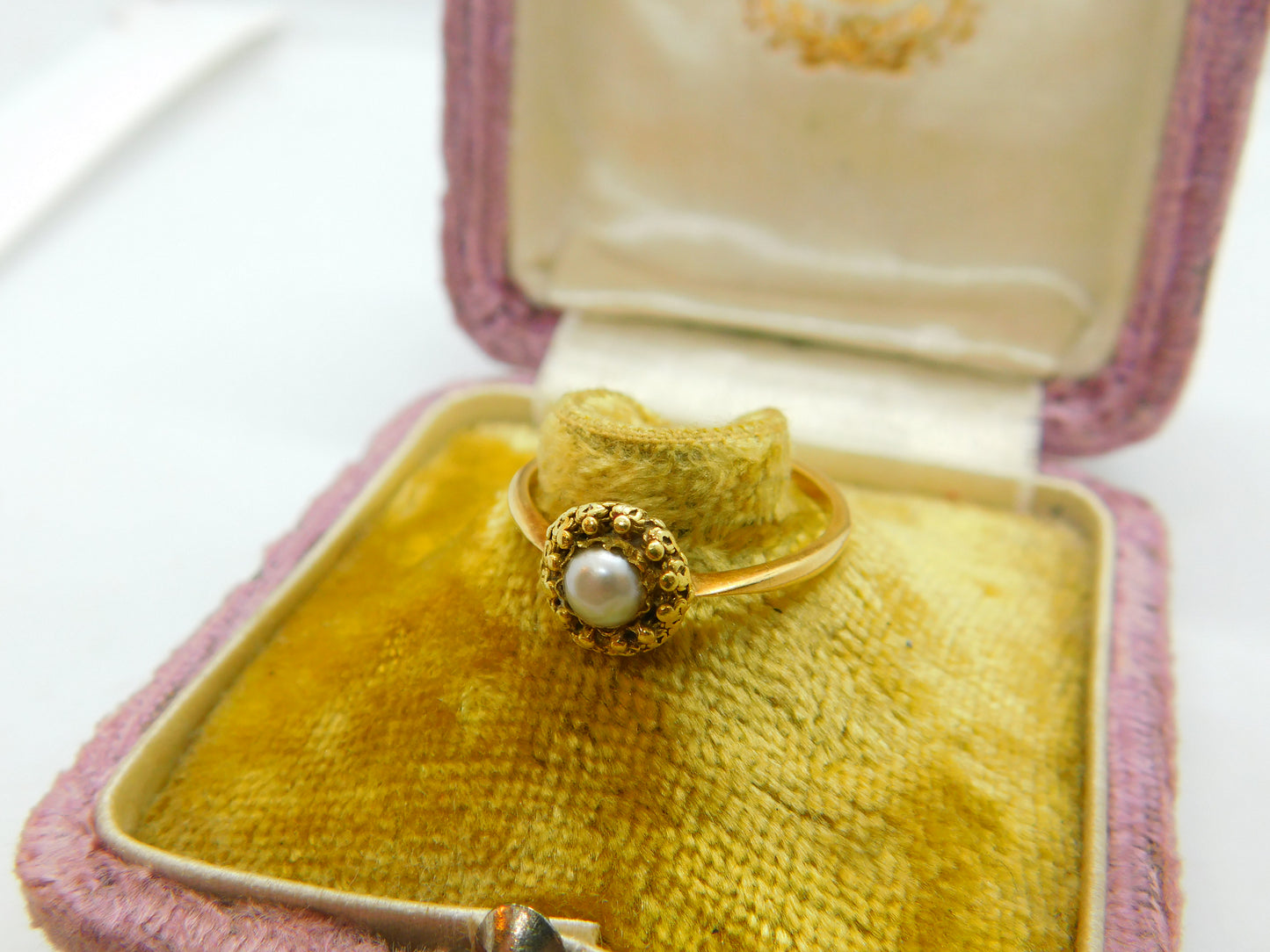 18ct Yellow Gold & Pearl Set Band Ring Antique c1930 Art Deco Size O UK