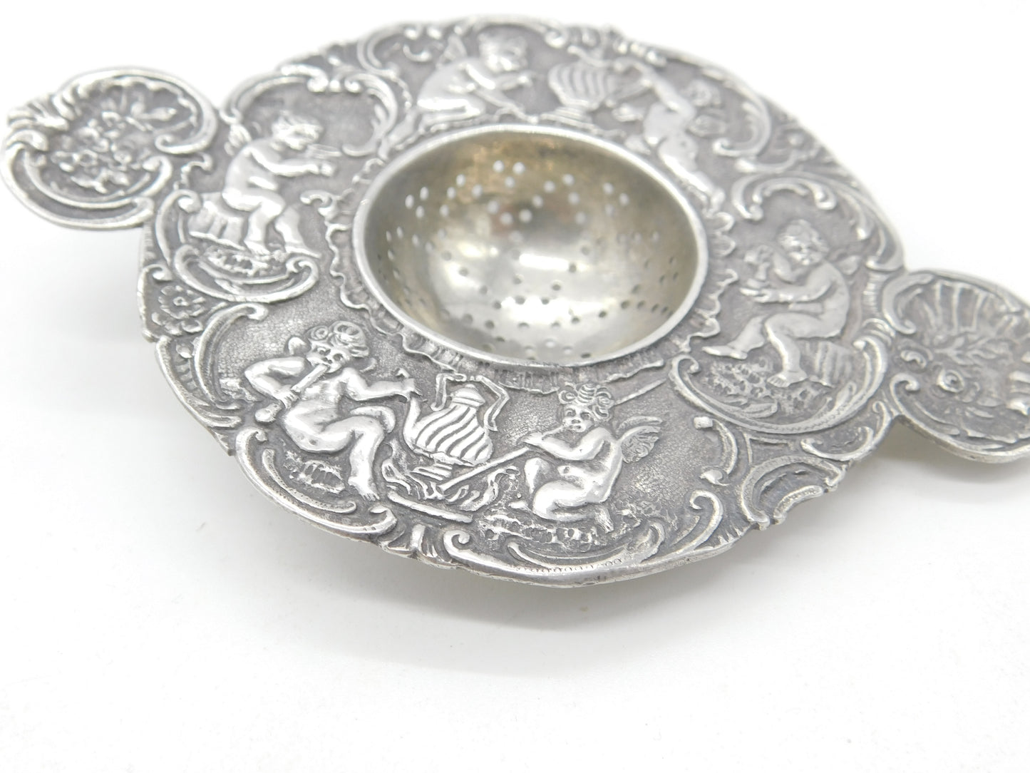 Edwardian Sterling Silver Cherub Pattern Tea Strainer 1904 Chester Hanau Import