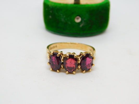 9ct Yellow Gold Three Stone Almandine Garnet Dress Ring Vintage 1973 London