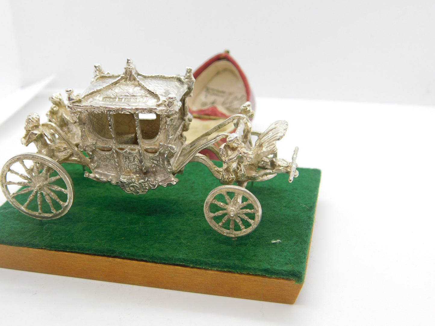 Cast Sterling Silver Royal State Coach Carriage Sculpture 1977 Birmingham