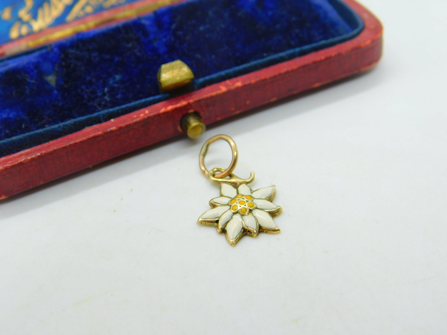 14ct Yellow Gold & Enamel Mountain Edelweiss Flower Charm Antique c1940