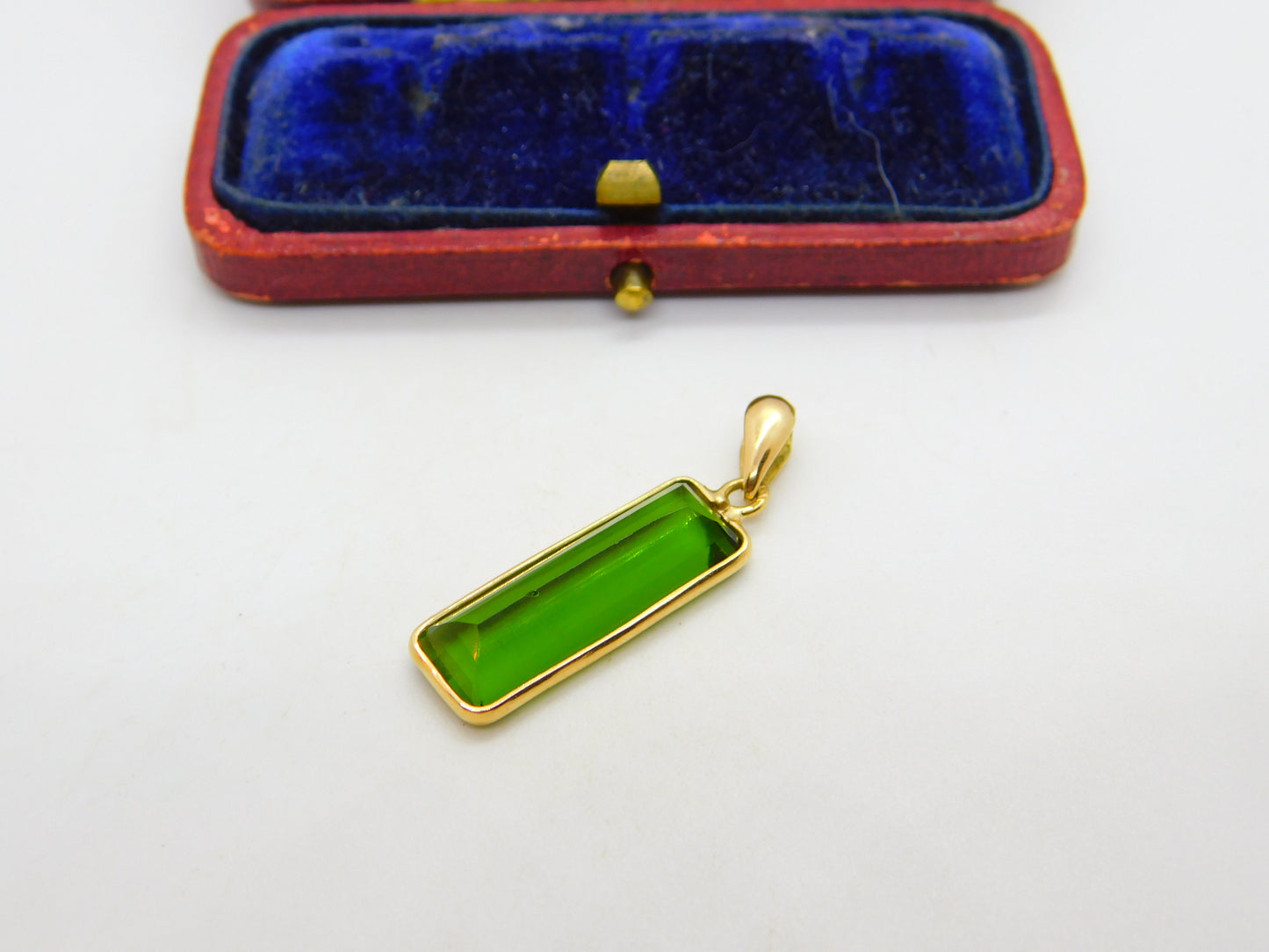 Baguette Cut Green Tourmaline in 18ct Yellow Gold Pendant Vintage c1980