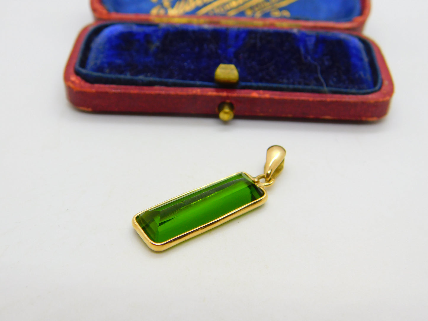 Baguette Cut Green Tourmaline in 18ct Yellow Gold Pendant Vintage c1980