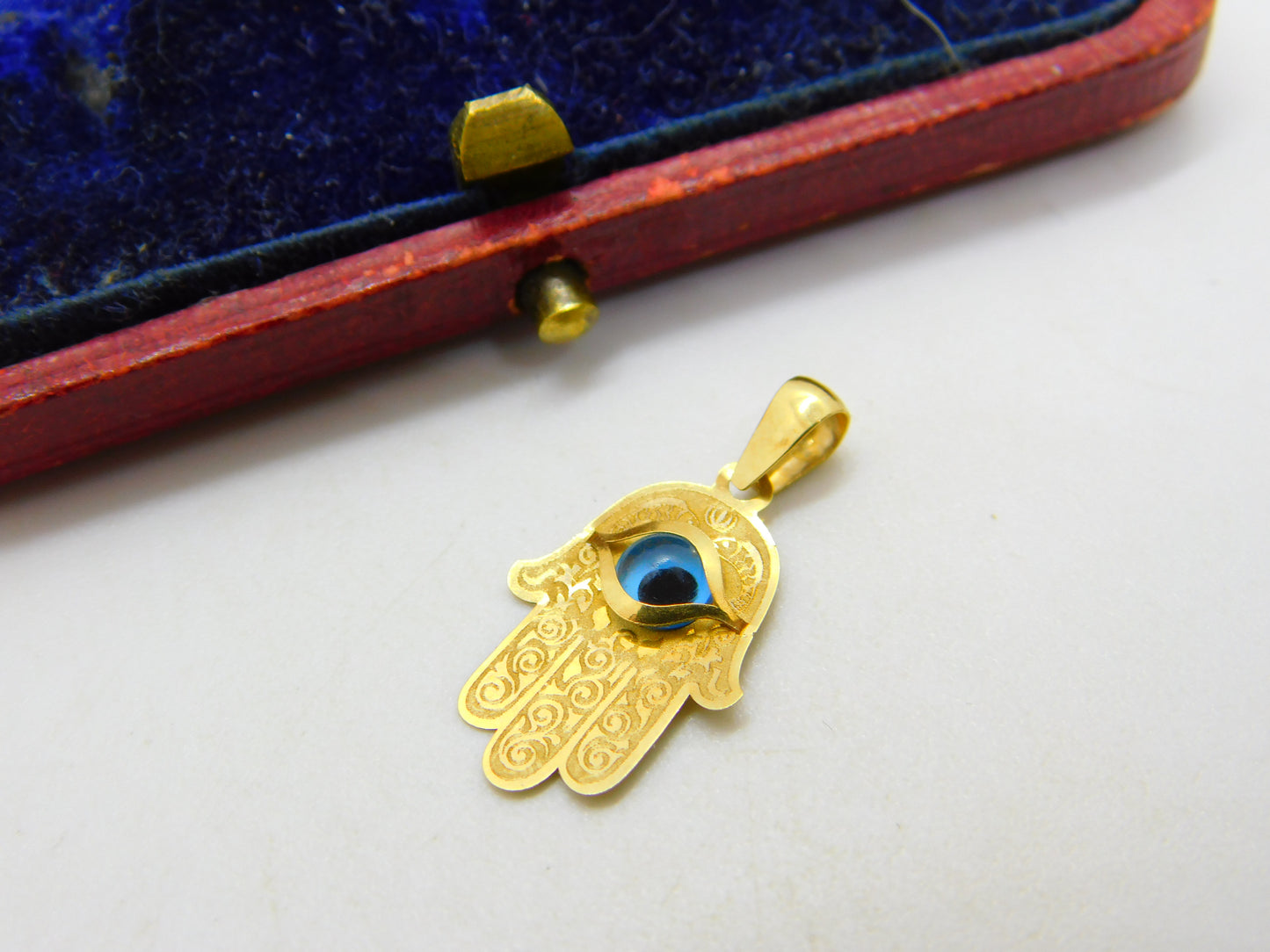 All Seeing Eye in Hand of Fatima 18ct Yellow Gold Charm Pendant Vintage c1980