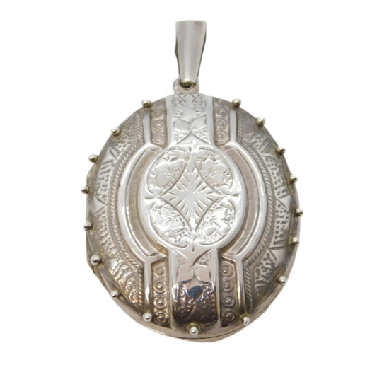 Victorian Style Sterling Silver Floral Pattern Sweetheart Locket Vintage c1980