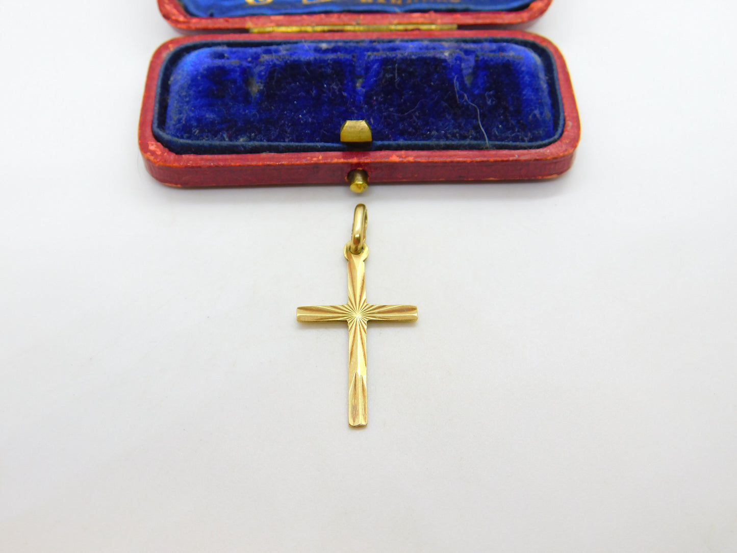 9ct Yellow Gold Rising Sun Pattern Cross Pendant Vintage c1970