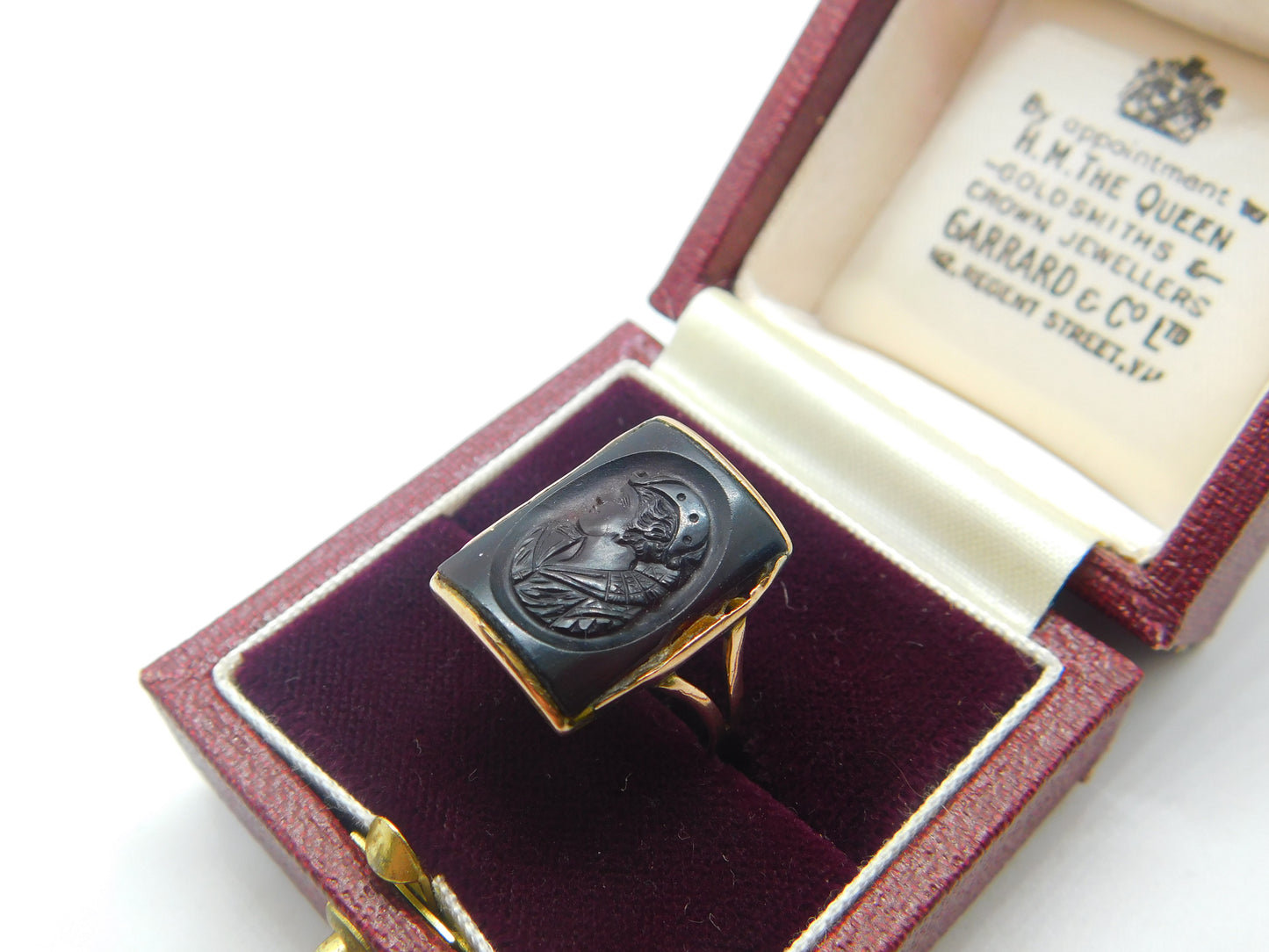 15ct Yellow Gold Grand Tour Carved Onyx Soldier Bust Cameo Ring Antique c1820