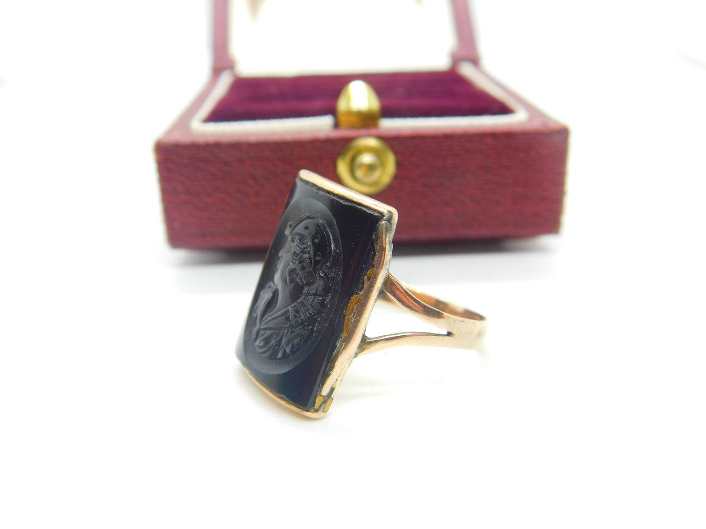 15ct Yellow Gold Grand Tour Carved Onyx Soldier Bust Cameo Ring Antique c1820